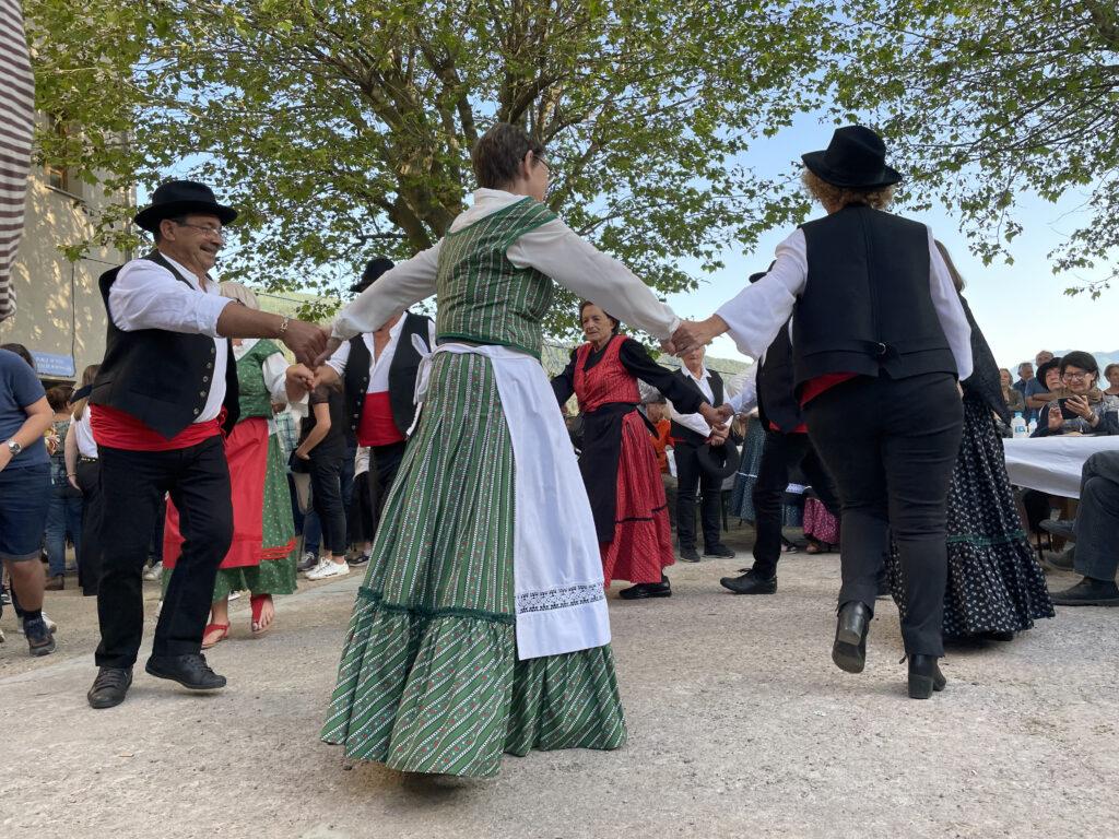 People dancing the quadrille during I Fochi Paoli 2022 in Morosaglia